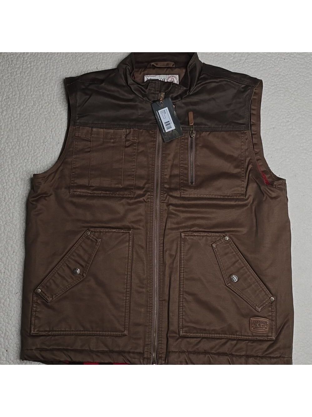 3104 NWT Legendary Whitetail Men's Tough As Buck Relaxed Fit Vest Sz Large